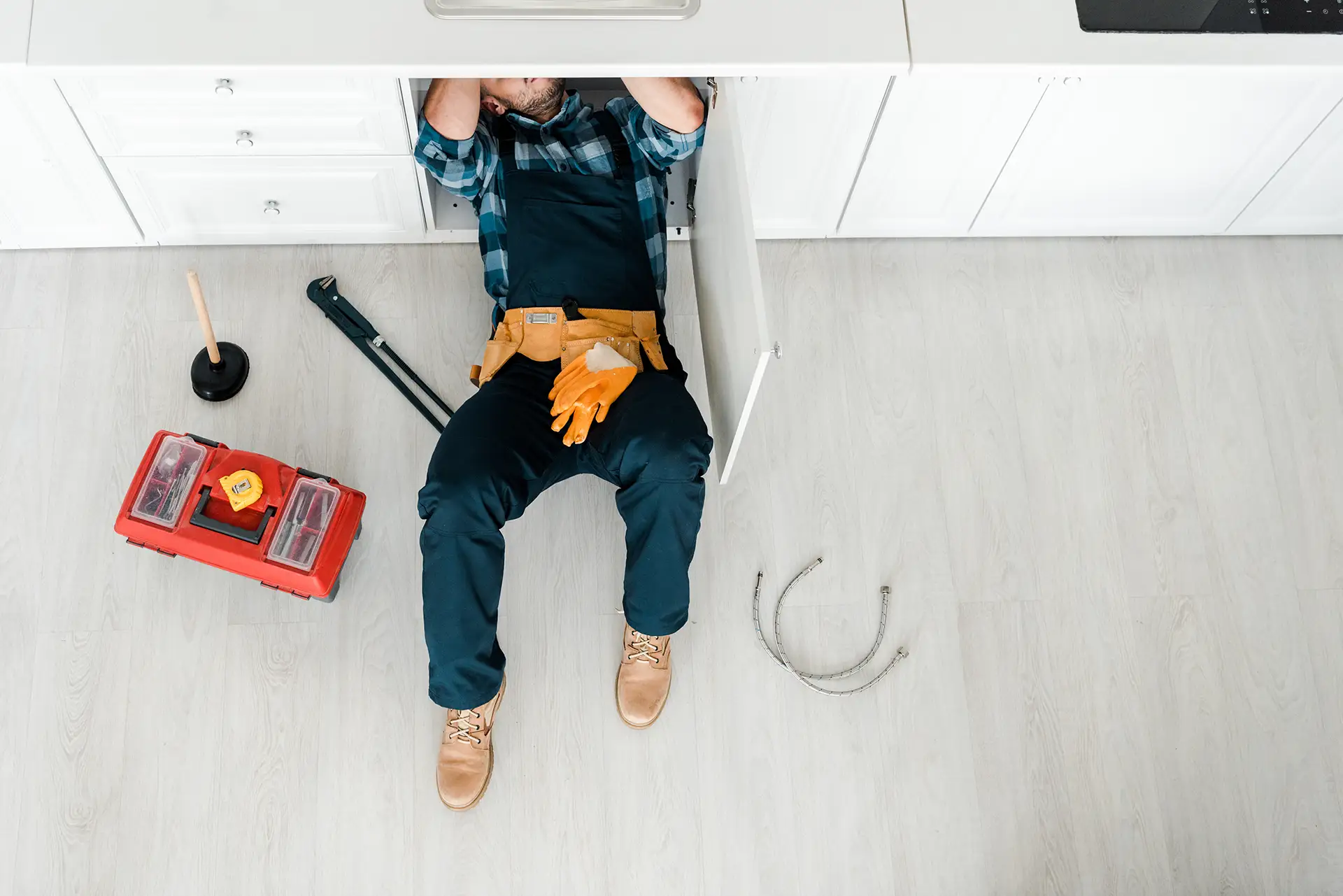 Rohbau Badezimmer, Wände verspachtelt